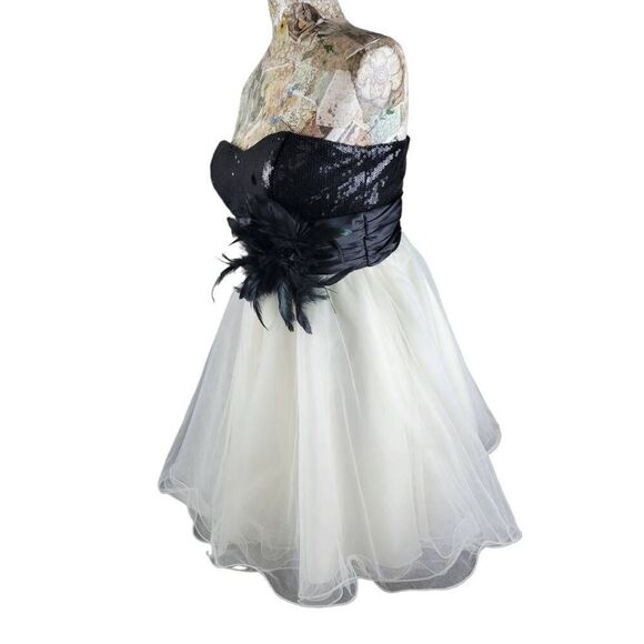 Formal Black & White Strapless Sequin Fluffy Sweetheart Mini Cocktail Dress - Picture 7 of 14